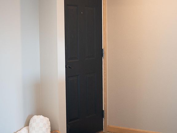 3rd image of 14996 Cochise St