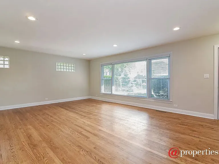 143 Thelin Ct — Photo 2