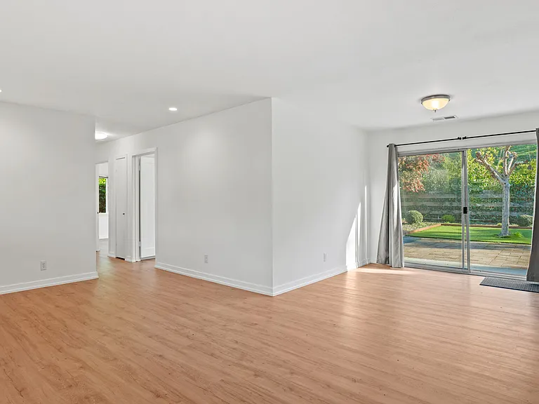 10 Juno Rd — Photo 6