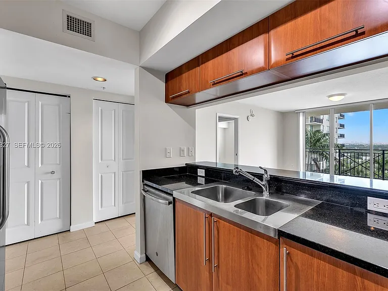 610 W Las Olas Blvd #1121N — Photo 5