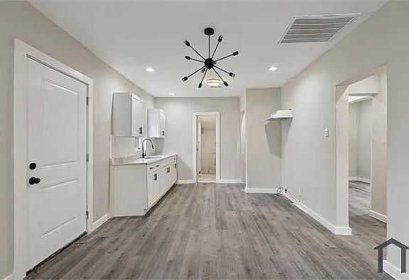 4th image of 3812 Crozier St
