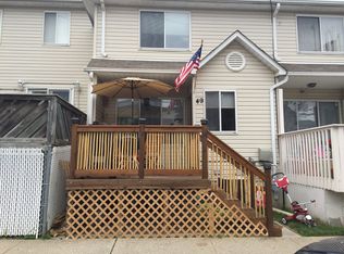 49 Sandy Ln, Staten Island, NY 10307