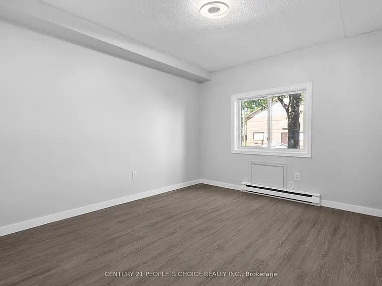 72 Main St E #107 — Photo 25