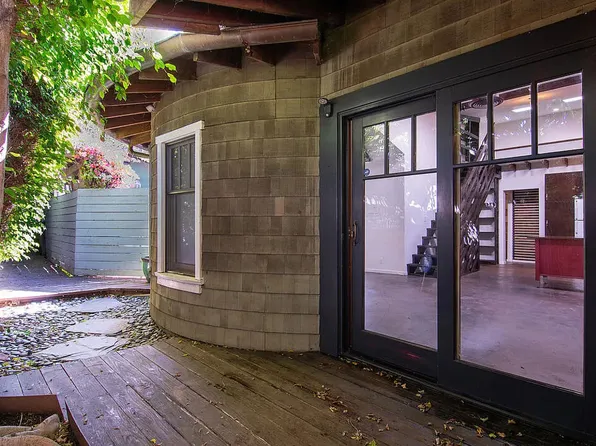 2207 Glendon Ave, Los Angeles, CA 90064