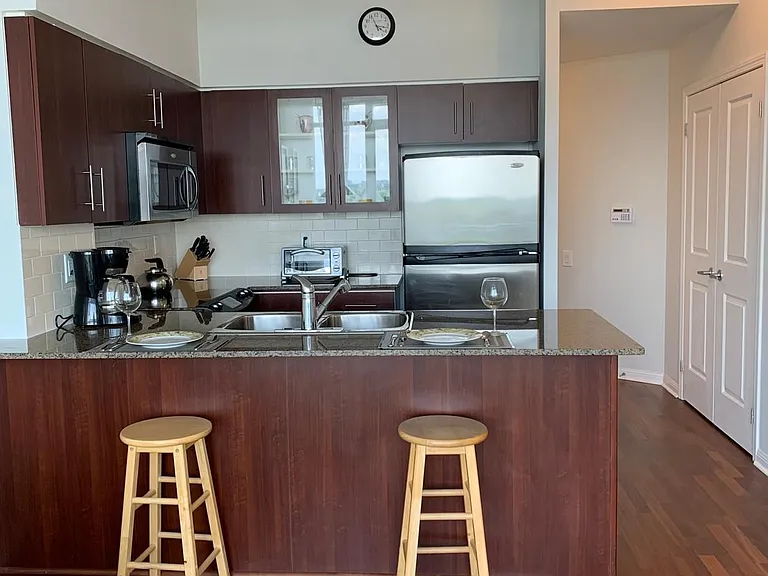 15 Windermere Ave #1803 — Photo 6