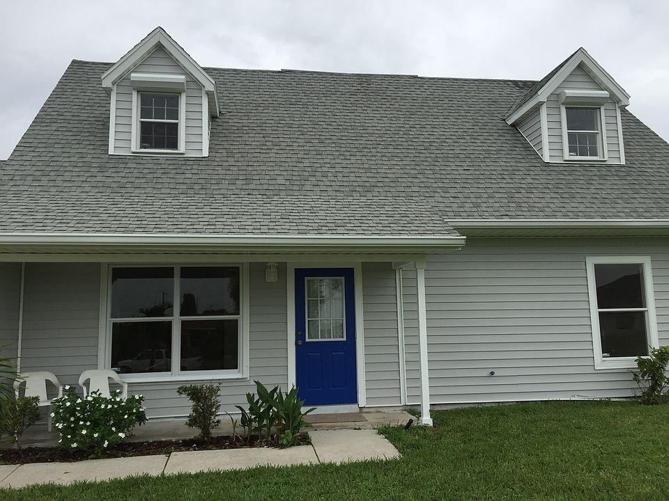 1st image of 2917 NE 4th Pl