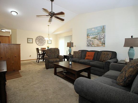 3rd image of 3508 Creekside Dr