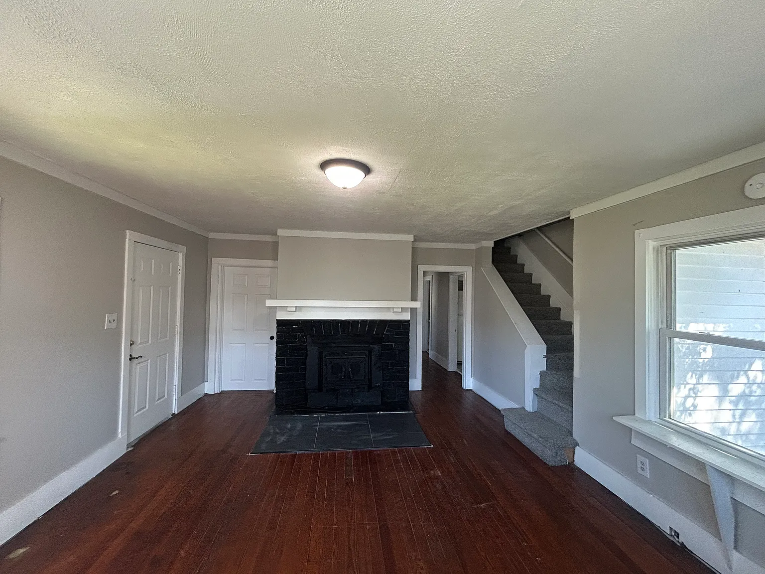 4 bed, $2,295 — Photo 2