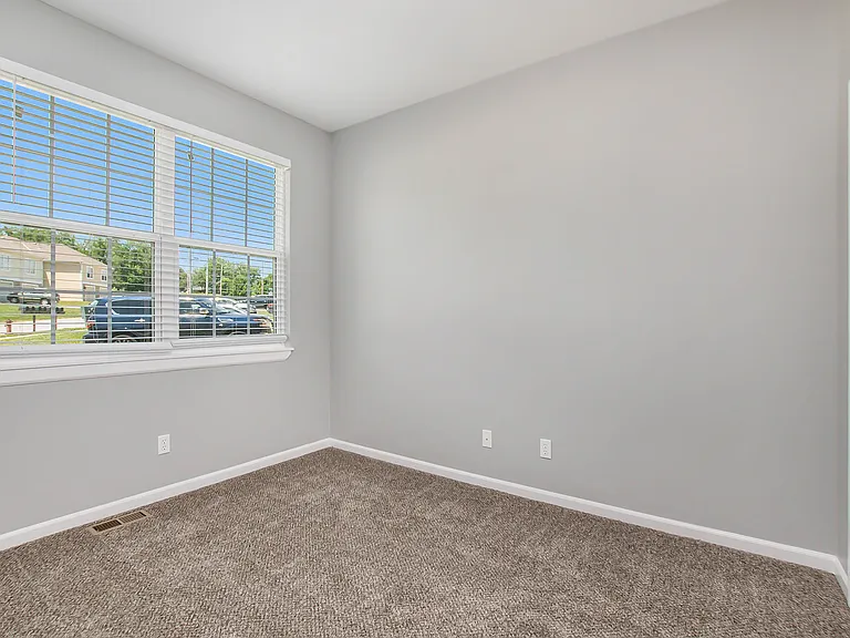 8325 N Nodaway Ave — Photo 5