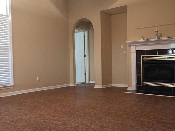 5th image of 2550 Westover Dr