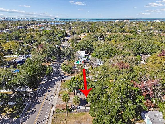 2nd image of 902 Beltrees St