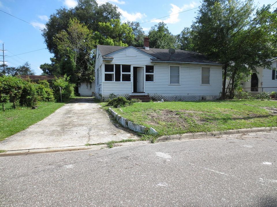 1st image of 1636 E 15th St