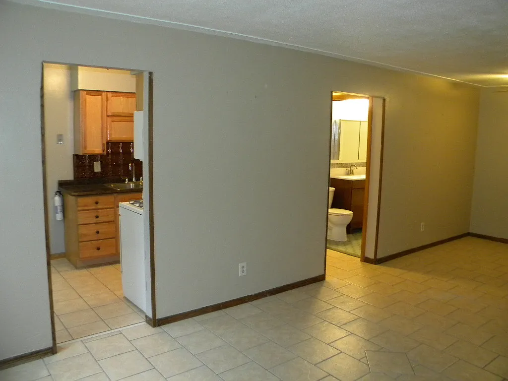 Building Photo - 1823 Ulysses St NE #5