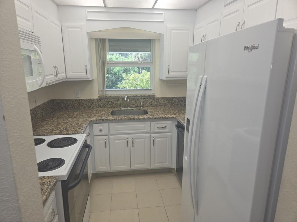 1340 NE 28th Avenue #228, photo 7