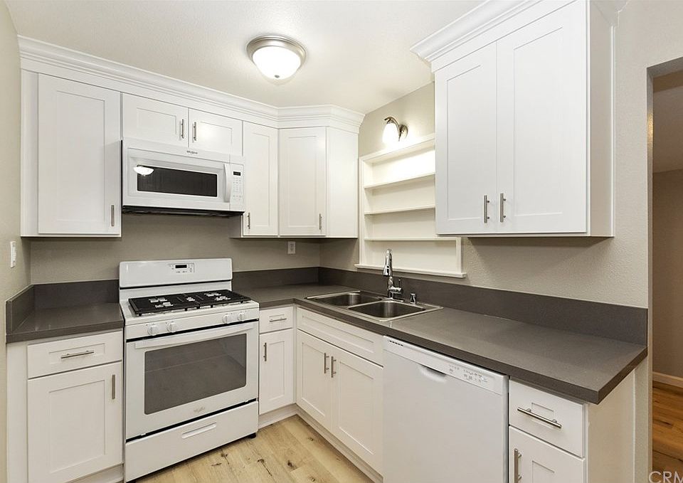 1st image of 1367 Jasper Ave