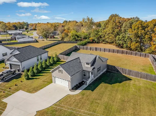 821 S Mountain St, Smithville, TN 37166