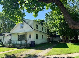 708 Woodside Ln, Bay City, MI 48708