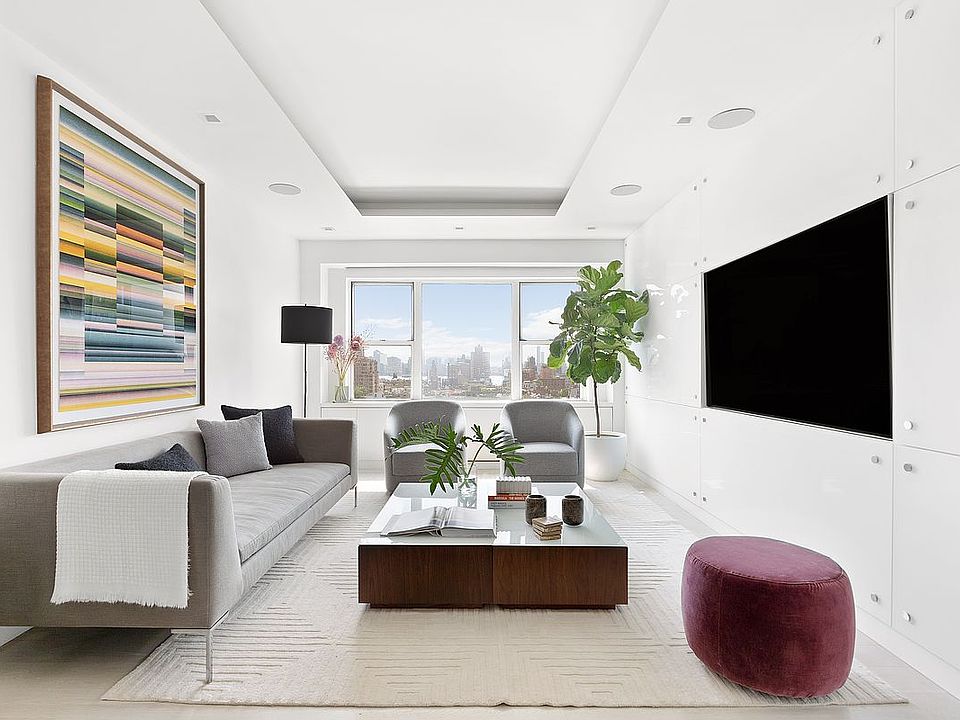 1st image of 33 Greenwich Ave #Penthouse 4