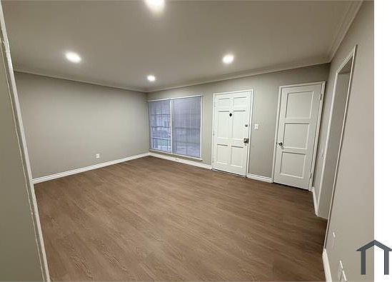 1st image of 4129 1/4 Somerset Dr