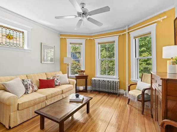 22 Fayette St #2, Cambridge, MA 02139
