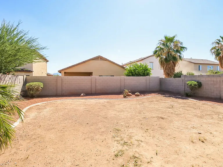 11559 W Buchanan St — Photo 16