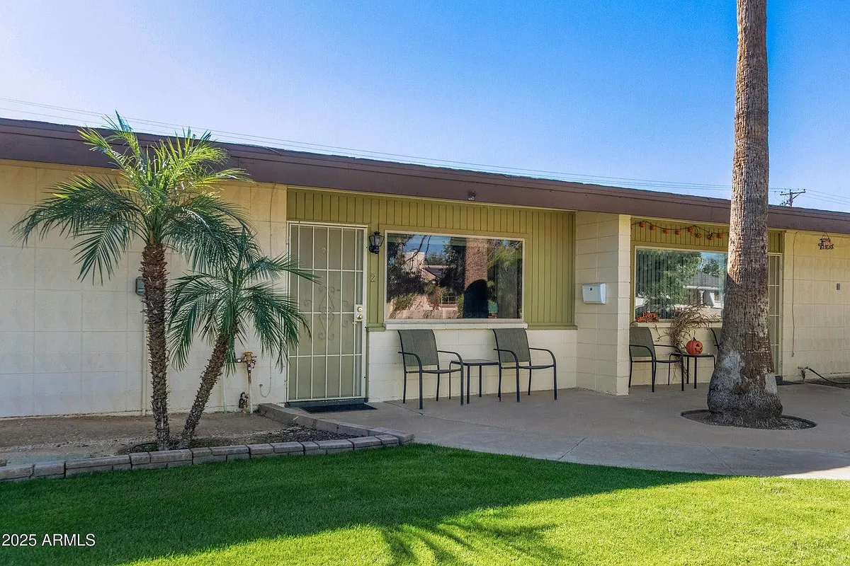 Building Photo - 7045 E Wilshire Dr #1