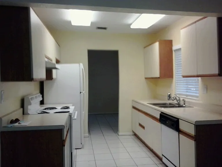 920 Meridian Ave — Photo 9