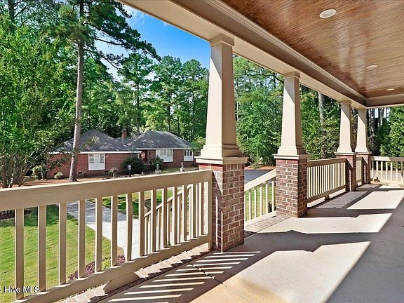 3rd image of 27 Wisteria Drive