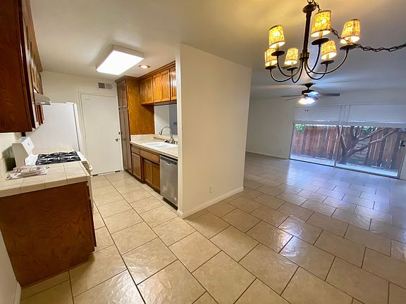 5th image of 162 W Green Glade Ct