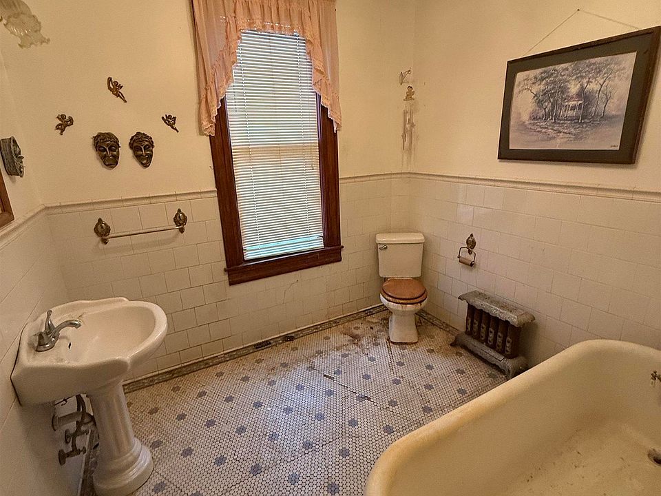 13th image of this home