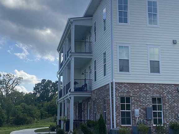 2nd image of 1026 S Stoneleigh Ln #203