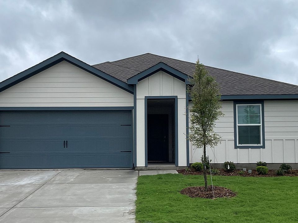 1st image of 406 Saddle Blanket Dr