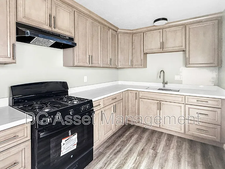 1755 Emeric Ave — Photo 22