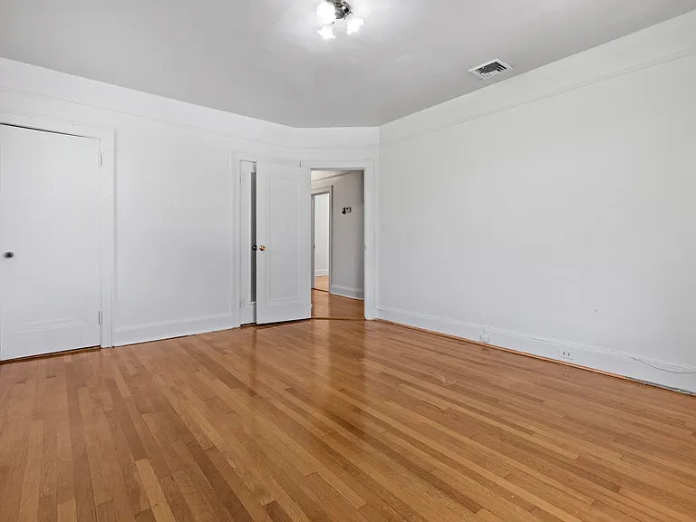 245 W Walnut St #2 — Photo 20