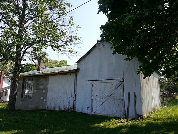 2nd image of 4526 Broadway St