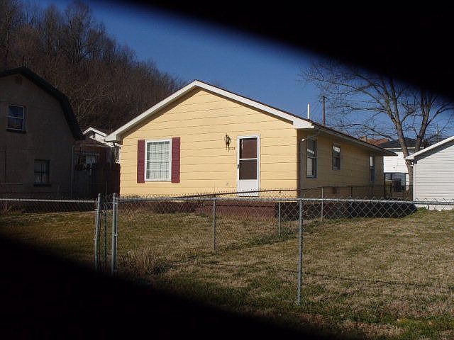 2nd image of 5529 Endicott Ave