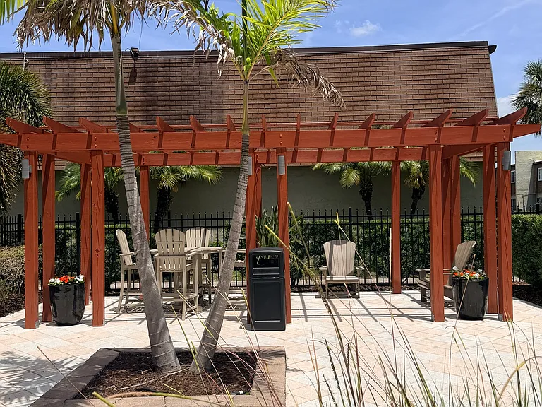 Park Pointe Apartments — Photo 10