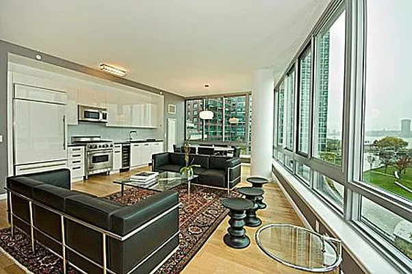 Sold by Nest Seekers International | media 4
