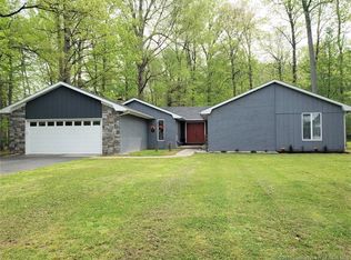 1225 S Westwood Dr, Scottsburg, IN