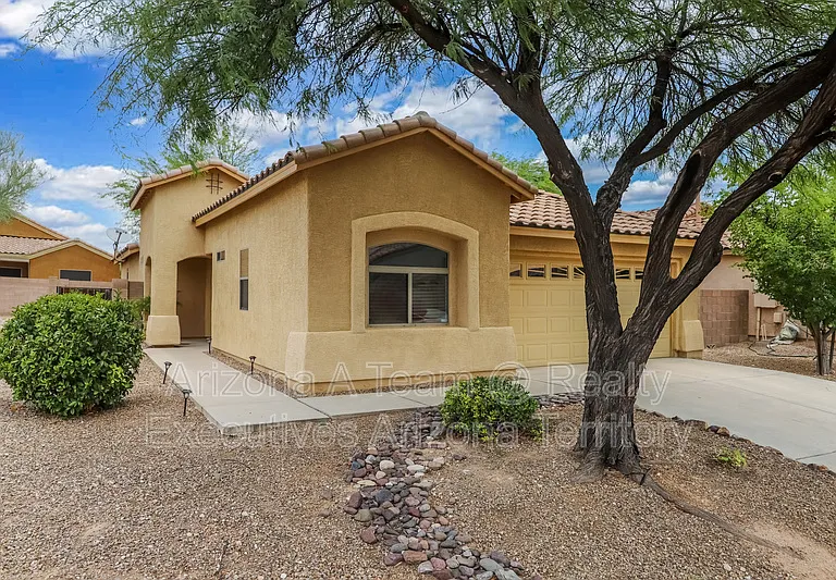 10489 E Bonpland Willow Dr — Photo 1