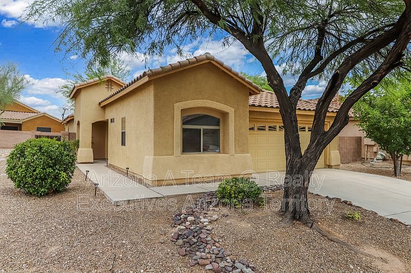1st image of 10489 E Bonpland Willow Dr