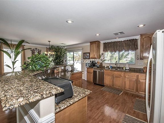 3rd image of 5300 Country Retreat Ct