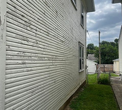 3rd image of 836 Wellmeier Ave