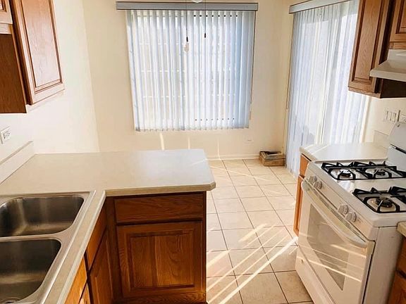 4th image of 345 Pembroke Ct APT 6