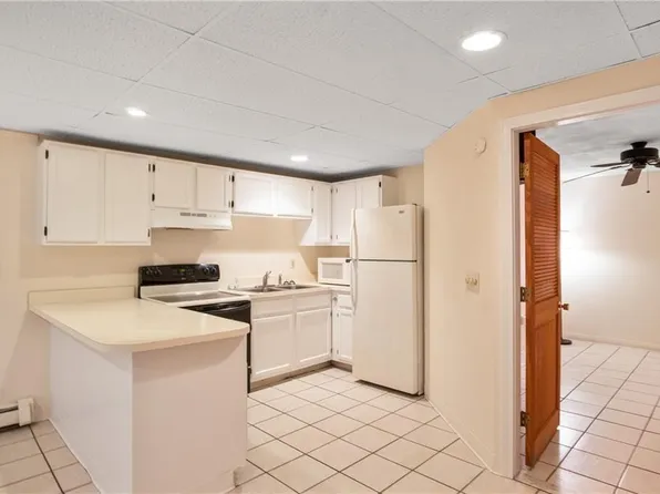 1605 Douglas Ave APT 13, Providence, RI 02904