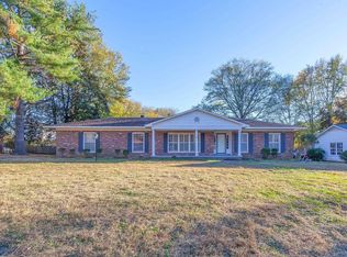 20 Greenway Dr, Jackson, TN 38305