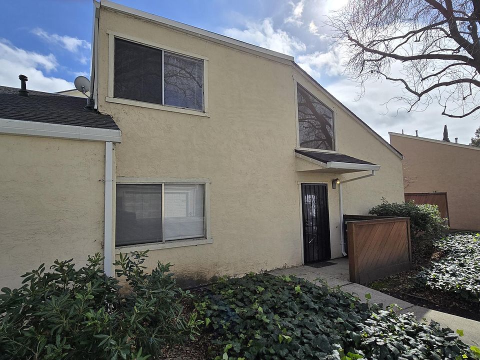 1st image of 27703 Persimmon Dr