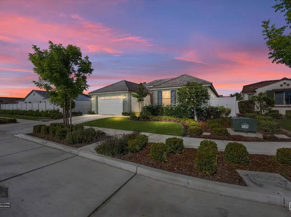 1715 Bixshire Dr, Bakersfield, CA 93311