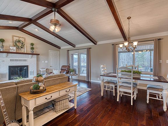 3rd image of 1599 Country Rd