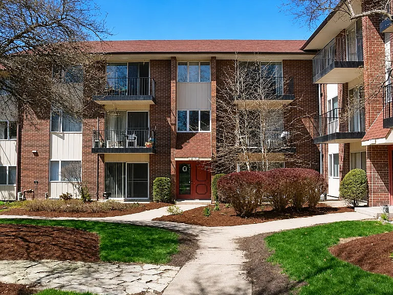 5S070 Pebblewood Ln #G12 — Photo 7